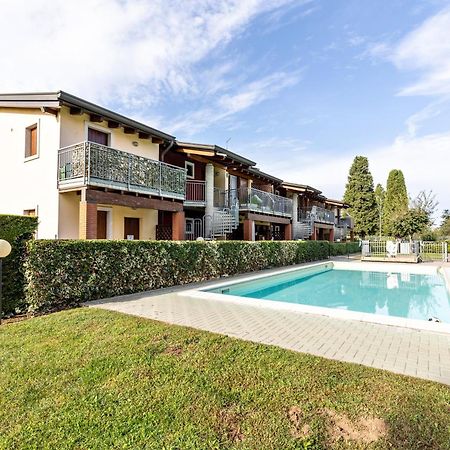 Residence La Corte Near Gardaland Castelnuovo del Garda Kültér fotó