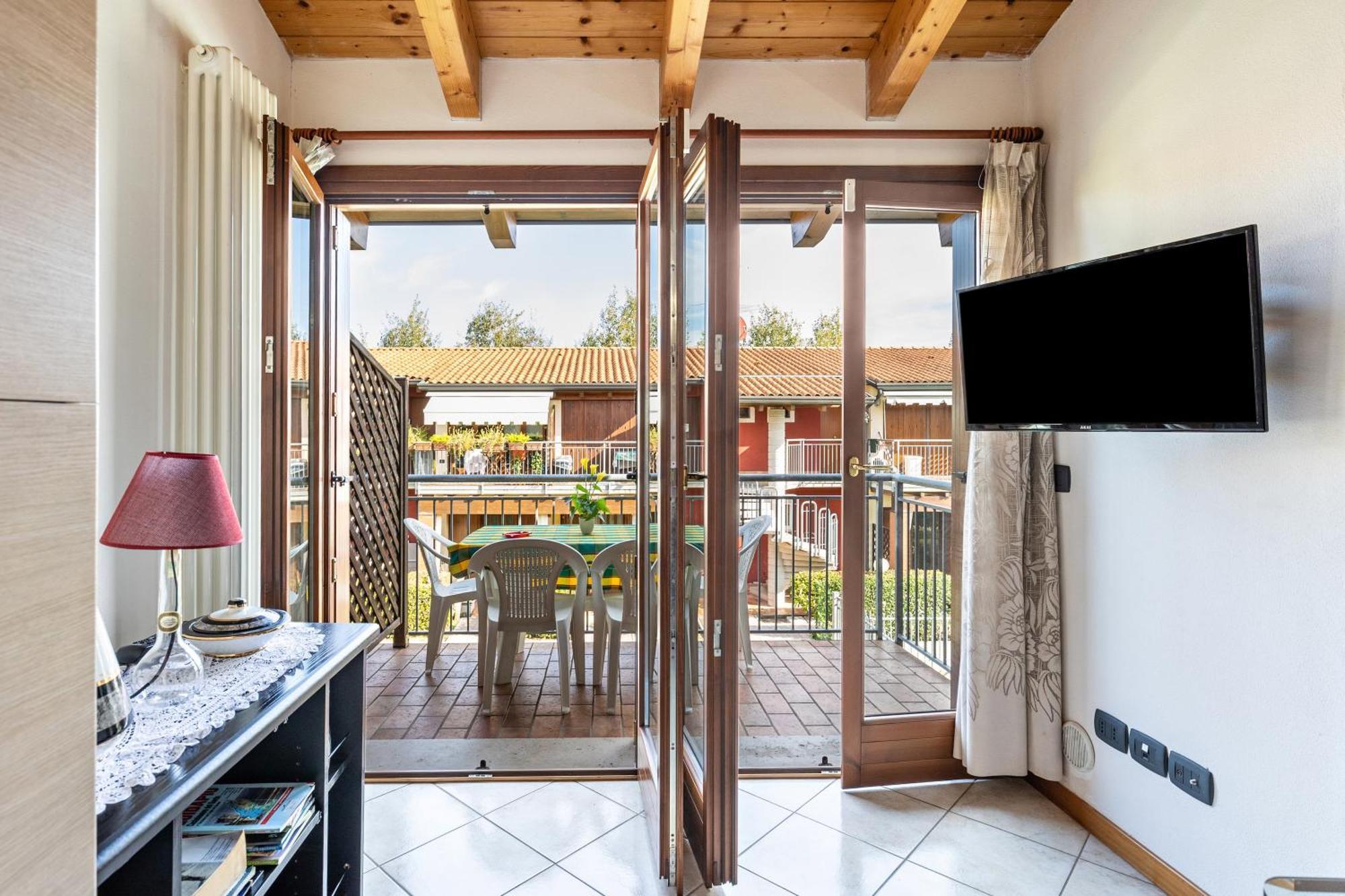 Residence La Corte Near Gardaland Castelnuovo del Garda Kültér fotó