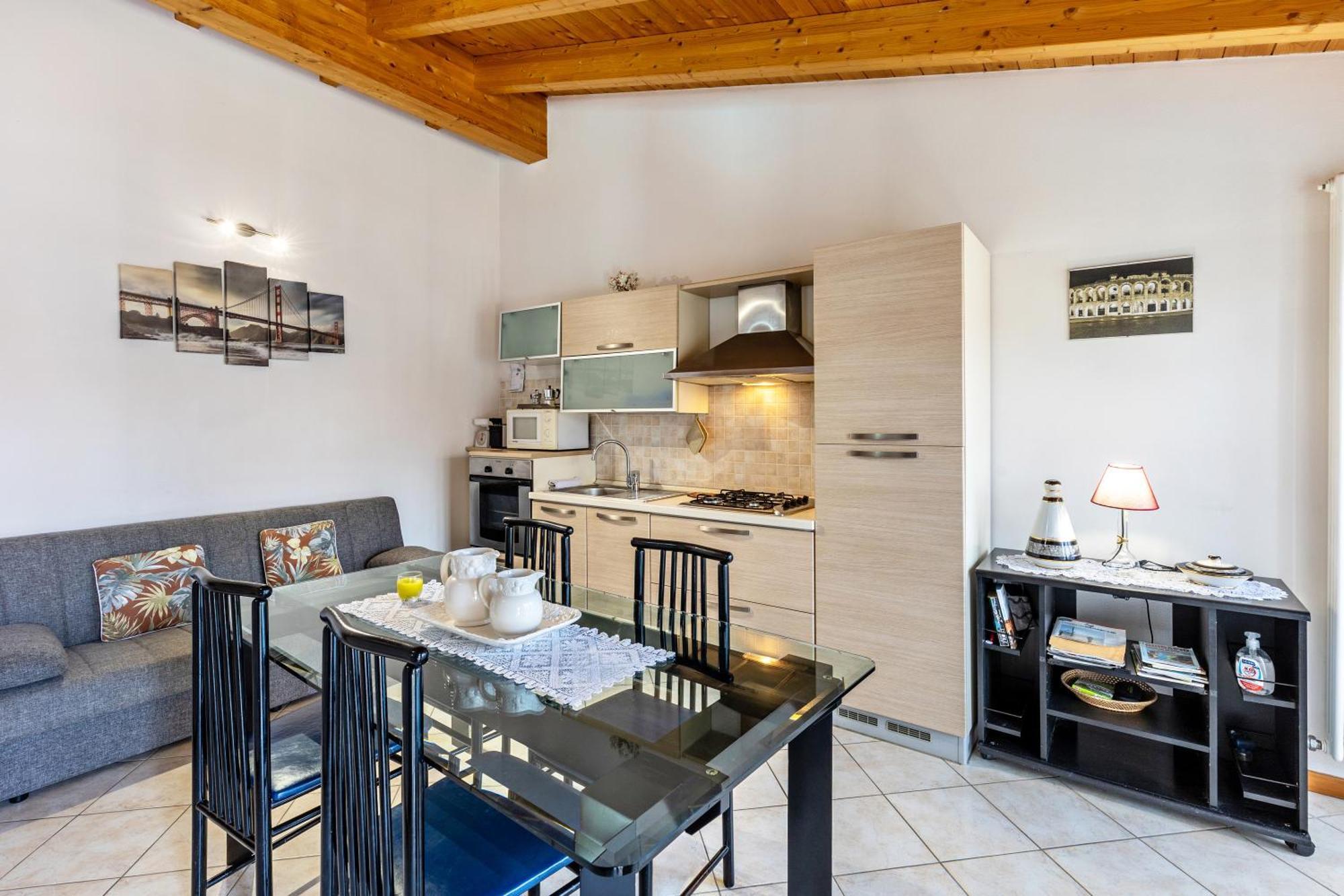 Residence La Corte Near Gardaland Castelnuovo del Garda Kültér fotó