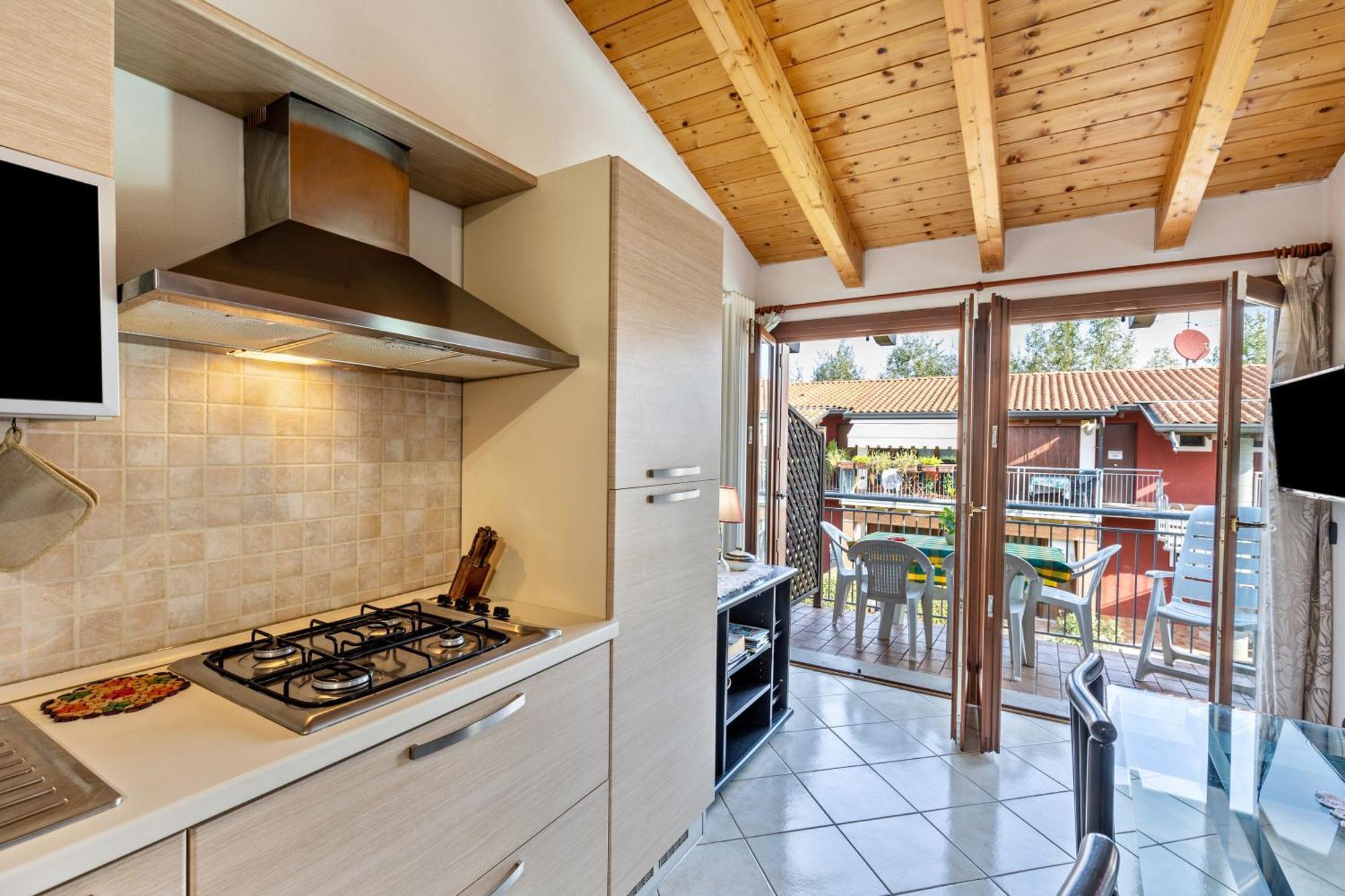 Residence La Corte Near Gardaland Castelnuovo del Garda Kültér fotó