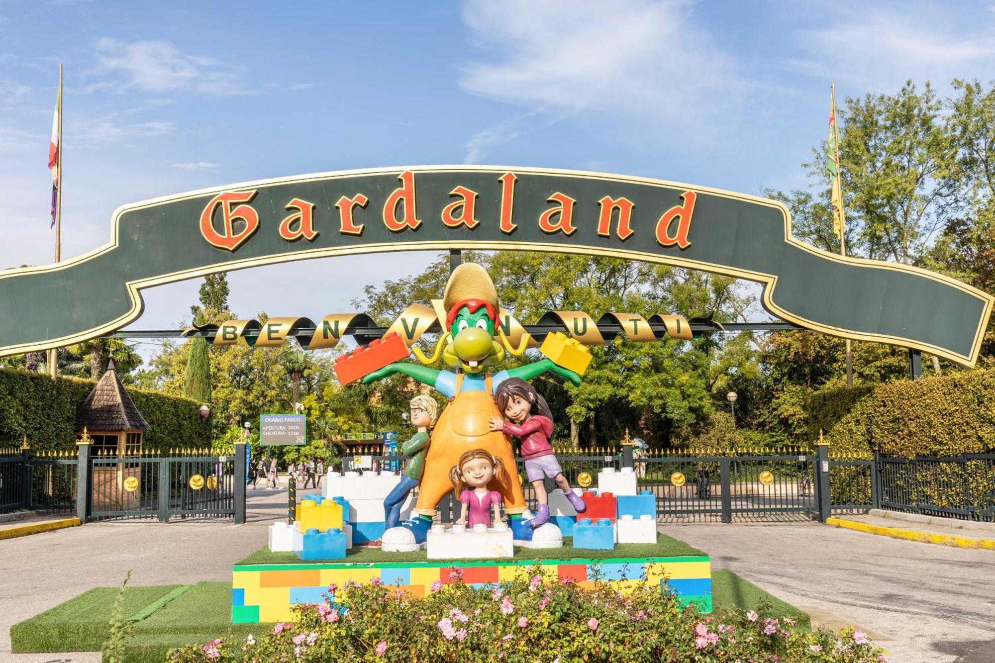 Residence La Corte Near Gardaland Castelnuovo del Garda Kültér fotó