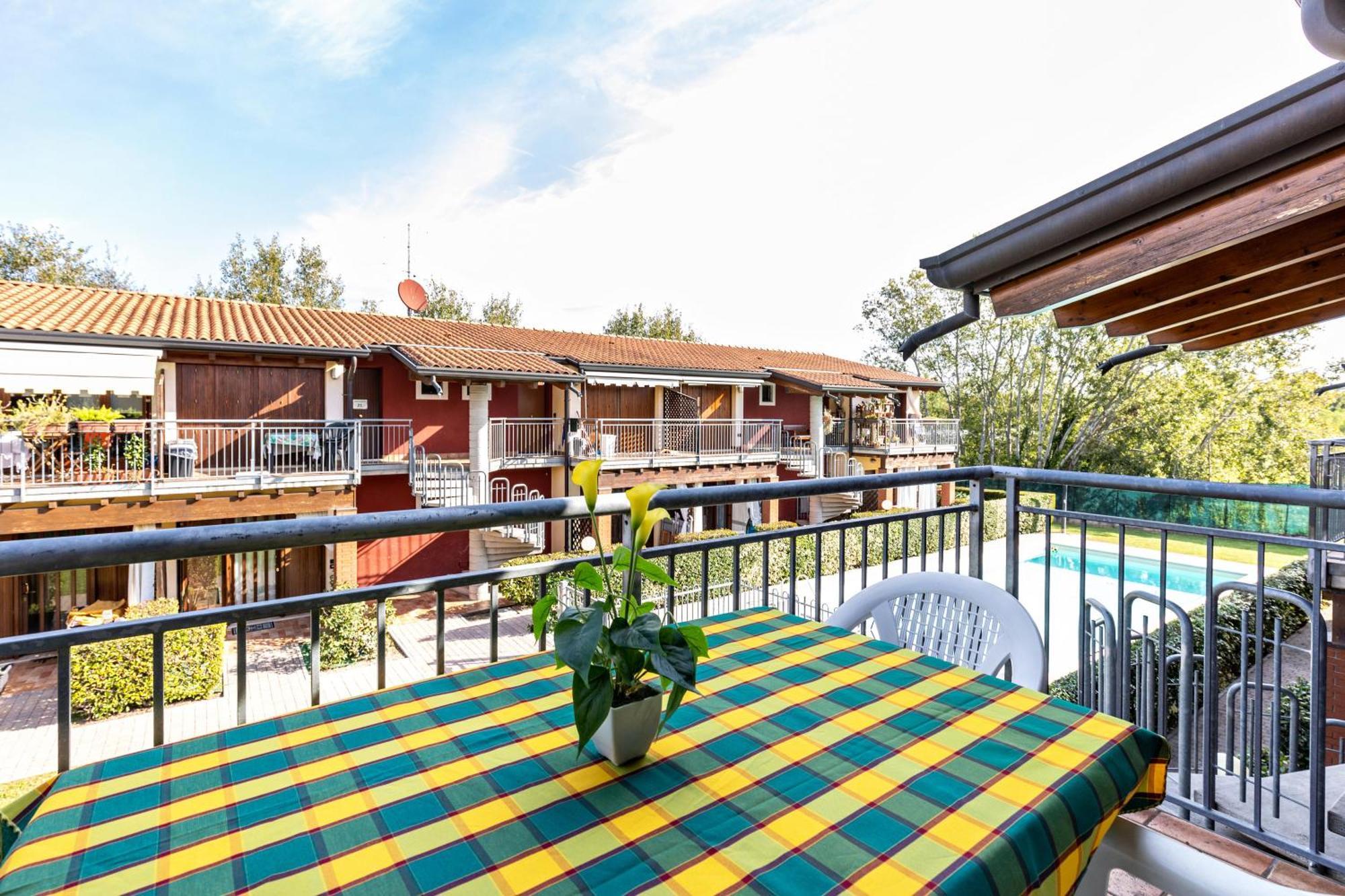Residence La Corte Near Gardaland Castelnuovo del Garda Kültér fotó